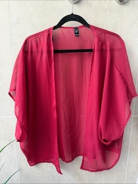 Maroon Sheer Open Front Kimono. Size: Medium!